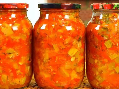 Салат з кабачків на зиму: простий рецепт, який завжди виходить