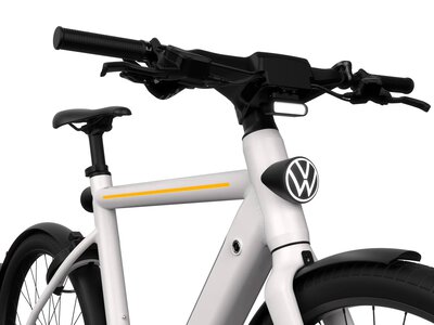 Volkswagen представила електровелосипед із технологіями сучасних авто: радар, камера та «розумний» шолом підвищують безпеку на дорозі