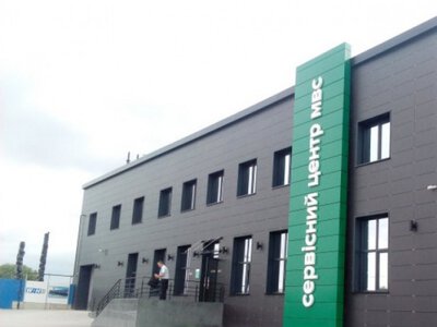 Лучани скаржаться на складність запису на практичний іспит