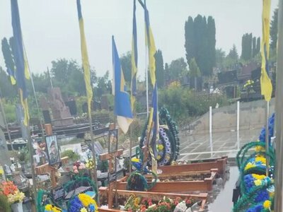 У Тернополі сильна злива затопила могили військових на Пантеоні Героїв