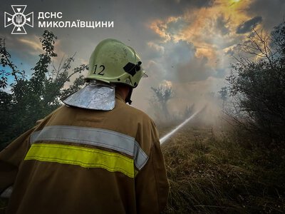На Миколаївщині за добу було 29 пожеж, зокрема двічі спалахувало в Очакові через російські обстріли (ФОТО)