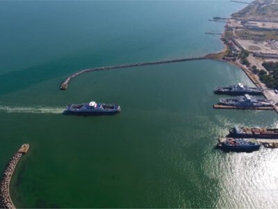 «Ключова артерія військової логістики в Криму»: пошкоджені всі пороми Керченської переправи