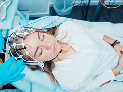 Дефіцит цього популярного вітаміну може прискорювати старіння мозку — дослідження
