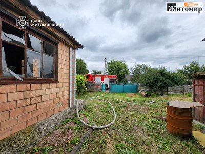 У Чуднові рятувальники загасили пожежу на веранді та врятували приватний будинок