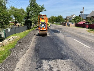 Де на Прикарпатті сьогодні працює дорожня техніка