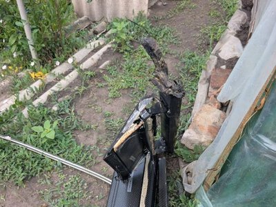 У Полтавському районі на подвір’ї знайшли шматок дрона — ОВА
