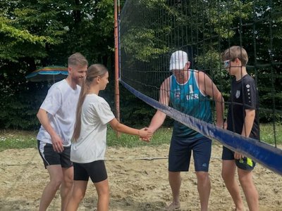 У Мукачеві вперше провели сімейний турнір з пляжного волейболу «Батьки – Діти» (ФОТО)