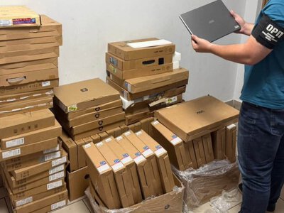 У Краківці в багажнику авто знайшли 64 незадекларовані ноутбуки на 800 тис. грн