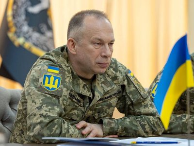 Зеленський розглядає кандидатів: в Офісі Президента розповіли, чи готується заміна Сирському