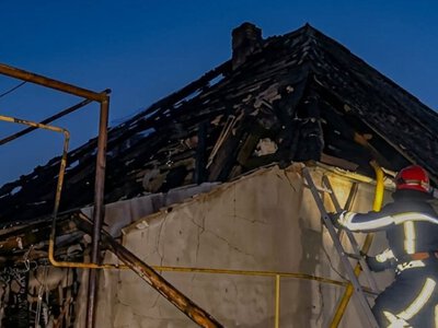 Пожежники ввечері рятували охоплений вогнем будинок на Хустщині — PMG.ua