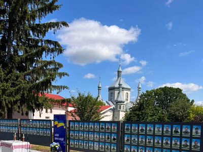 У Городенці відкрили «Алею Віри і Надії» на честь зниклих безвісти Захисників