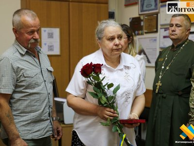 У Житомирі рідним п’ятьох загиблих Захисників передали державні нагороди