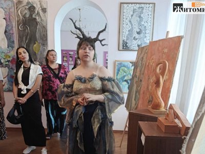 У Житомирі відкрили виставку одеської мисткині про страх, віру та жіночу силу