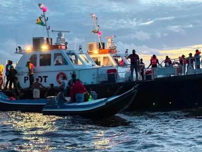 Біля берегів Гаяни перекинувся пасажирський пором MV Barima, десятки загиблих