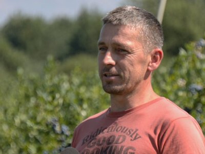 Я живу полем: ветеран АТО Віктор Когуц вже 10 років розвиває ягідний бізнес на Волині