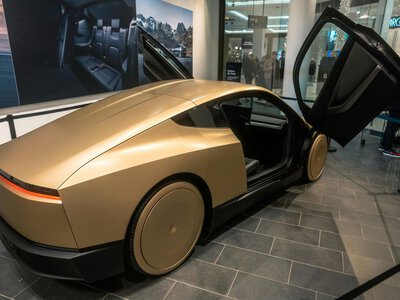 Tesla вбудує Starlink у Cybercab – що це дасть безпілотному таксі