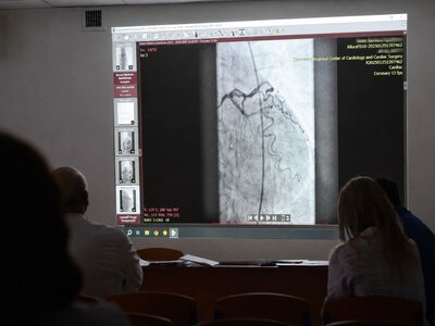 Межа між життям і смертю: що насправді відбувається за зачиненими дверима Закарпатського кардіоцентру щоранку