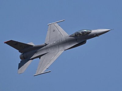 Український F-16 вперше збив російський винищувач у повітряному двобої — генерал США Кейн