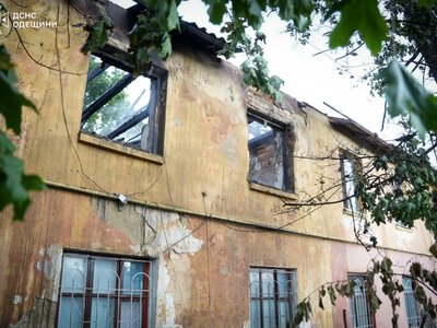 Атака рф дронами на Одещину забрала життя жінки, зачепило газопровід та склади