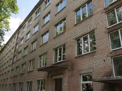 У Кривому Розі відновлюють будівлю авіаколеджу зруйновану російськими ракетами: подробиці
