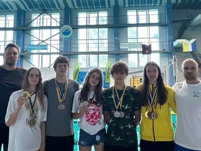 Полтавські плавці вибороли 17 медалей на національному чемпіонаті