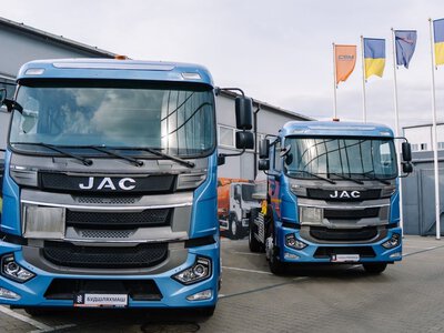 В Україні створили універсальні паливозаправники на базі вантажівок JAC (ФОТО)