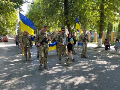 Олександрівська громада попрощалася з загиблим Воїном Артемом Бондаренком