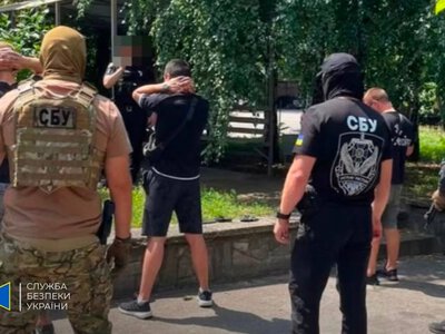 Погрози, захоплення офісу та мільйони готівки: у Запоріжжі викрили банду під контролем злодія в законі