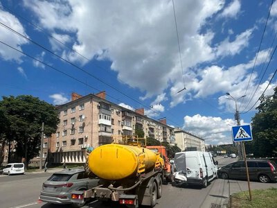 У Полтаві КрАЗ зіткнувся з трьома автомобілями