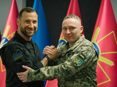 «Домовилися бути чесними один з одним». Очільник Міноборони Хмара зустрівся з новим головкомом Драпатим