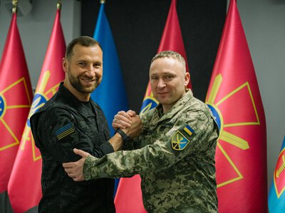 Хмара зустрівся з Драпатим: «Домовилися бути чесними один з одним, усі розбіжності вирішувати в інтересах українських воїнів»