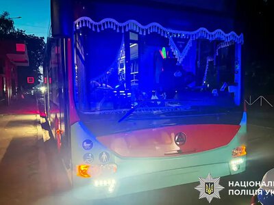 У Хмельницькому пасажир травмувався після різкого гальмування тролейбуса