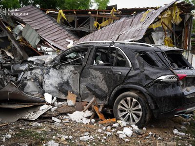Знищені будинки та автівки: наслідки масованого обстрілу Одеси (фото)