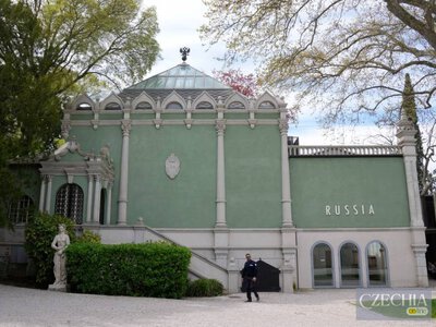 Єврокомісія припинила фінансування Венеційської бієнале через участь Росії