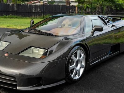 Ексклюзив за $3 мільйони: на аукціон виставили унікальний карбоновий Bugatti 90-х (ФОТО)
