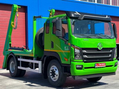 Український виробник показав універсальний сміттєвоз для різних типів відходів (ФОТО)