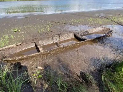 У Двирському озері поблизу села Журавлине виявили вісім човнів-довбанок