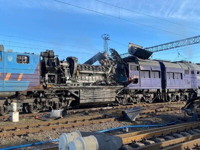 Опубліковано відео моменту удару дрона по локомотиву пасажирського поїзда на Запоріжжі