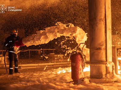 Росіяни в Сумах вдарили по школі та АЗС