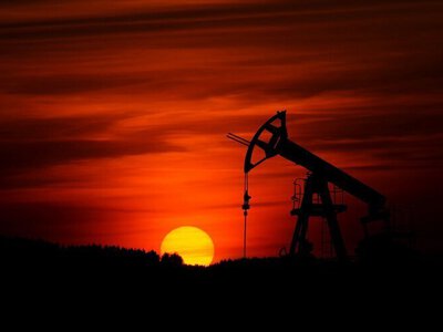 Ціни на нафту продовжують підніматися внаслідок військового конфлікту США з Іраном