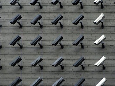 Російські хакери зламують приватні камери, щоб стежити за постачанням зброї в країнах НАТО