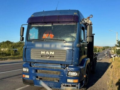 Смертельна аварія на Ужгородщині: вантажівка збила пішохода (ФОТО)