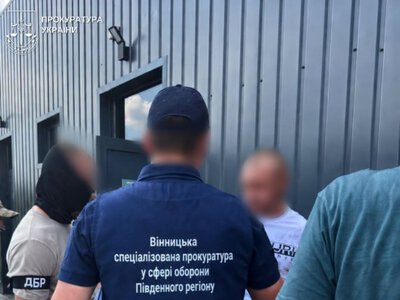 На Вінниччині викрили військових, які за 16 тисяч доларів обіцяли оформити інвалідність для звільнення зі служби