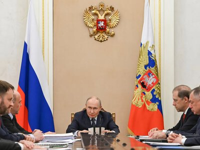 Біля путіна є люди, які хочуть закінчити війну — Зеленський