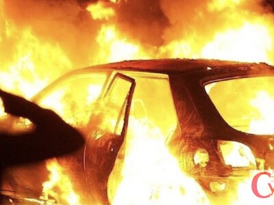 Купив розчинник за 50 гривень і спалив Mercedes: на Житомирщині винесли вирок
