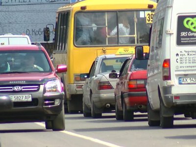 У Чернівцях тимчасово перенесуть дві зупинки громадського транспорту