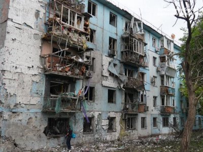Росія атакувала Запоріжжя КАБами: пошкоджені багатоповерхівки та медичний центр, 14 поранених