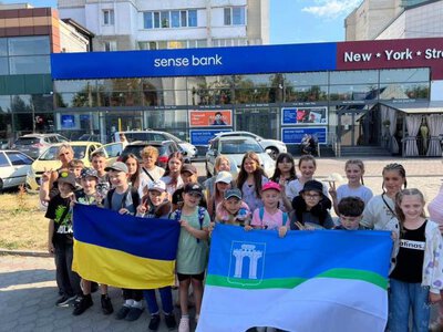 Ще 25 дітей захисників із Рівненської громади поїхали на відпочинок до Польщі