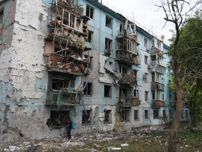 Росіяни атакували Запоріжжя КАБами: є влучання у будинок та промзону, 18 постраждалих