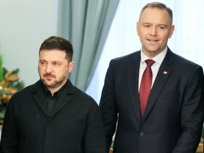 Більшість поляків підтримали позбавлення Зеленського ордена, але підтримують співпрацю з Україною – опитування